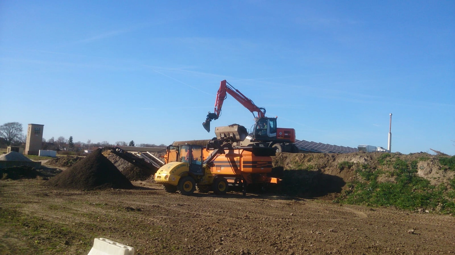 RST - Rohrleitungs-, Straßen- und Tiefbau - Vermietung von Baumaschinen und Siebanlagen